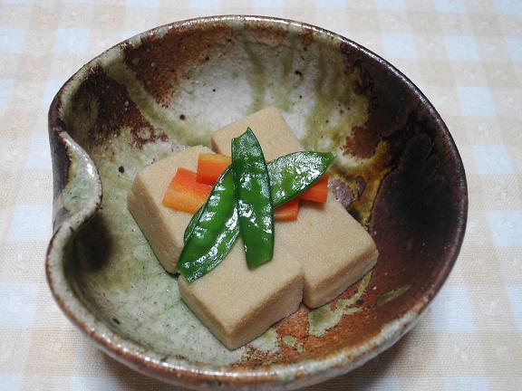 高野豆腐とさやえんどうの煮物.JPG